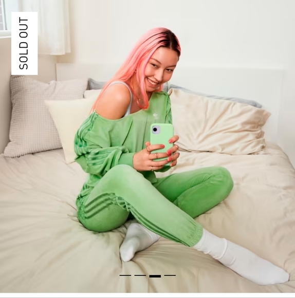 Adidas Green Velour Off The Shoulder Cropped Sweatshirt Size Medium - Picture 6 of 12